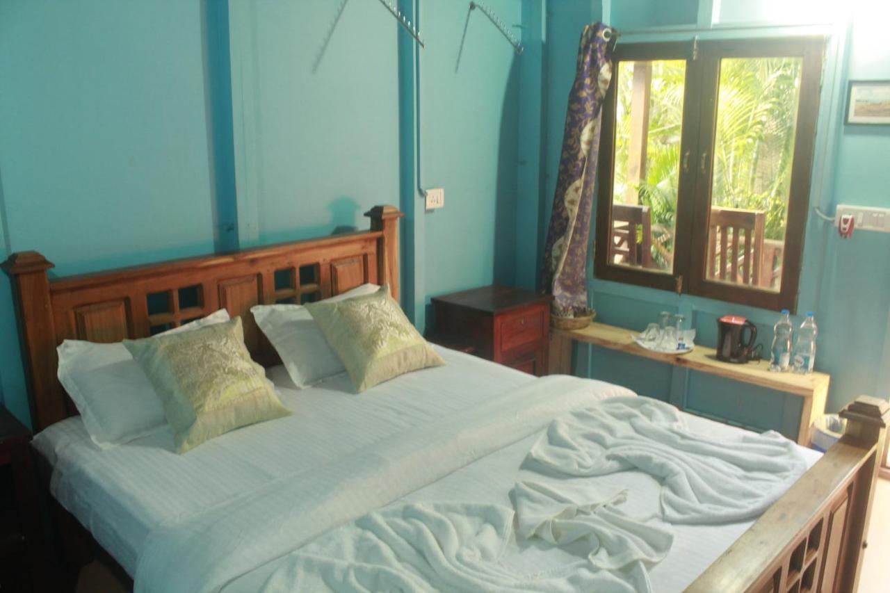 Sea Bird Beach Cafe & Cottages Morjim Eksteriør billede