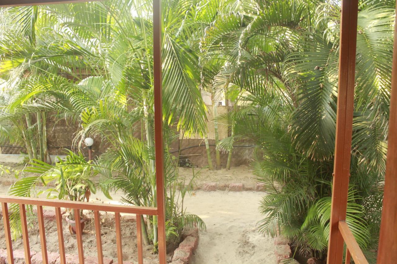 Sea Bird Beach Cafe & Cottages Morjim Eksteriør billede