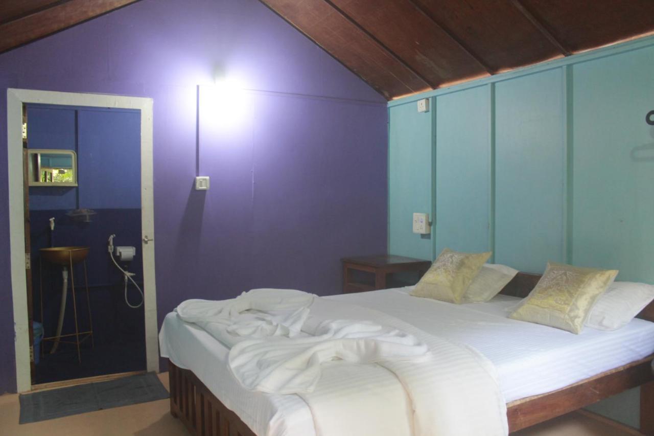 Sea Bird Beach Cafe & Cottages Morjim Eksteriør billede