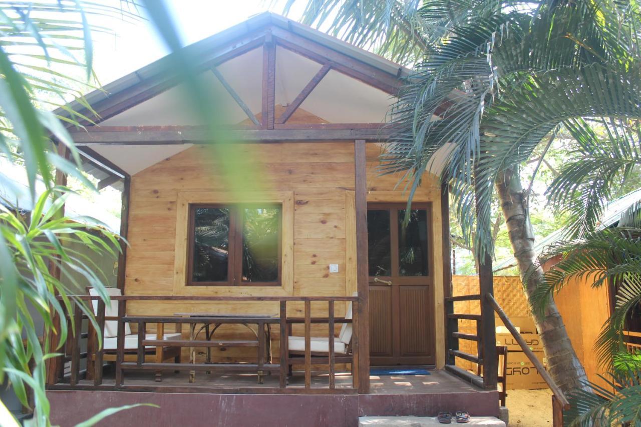 Sea Bird Beach Cafe & Cottages Morjim Eksteriør billede