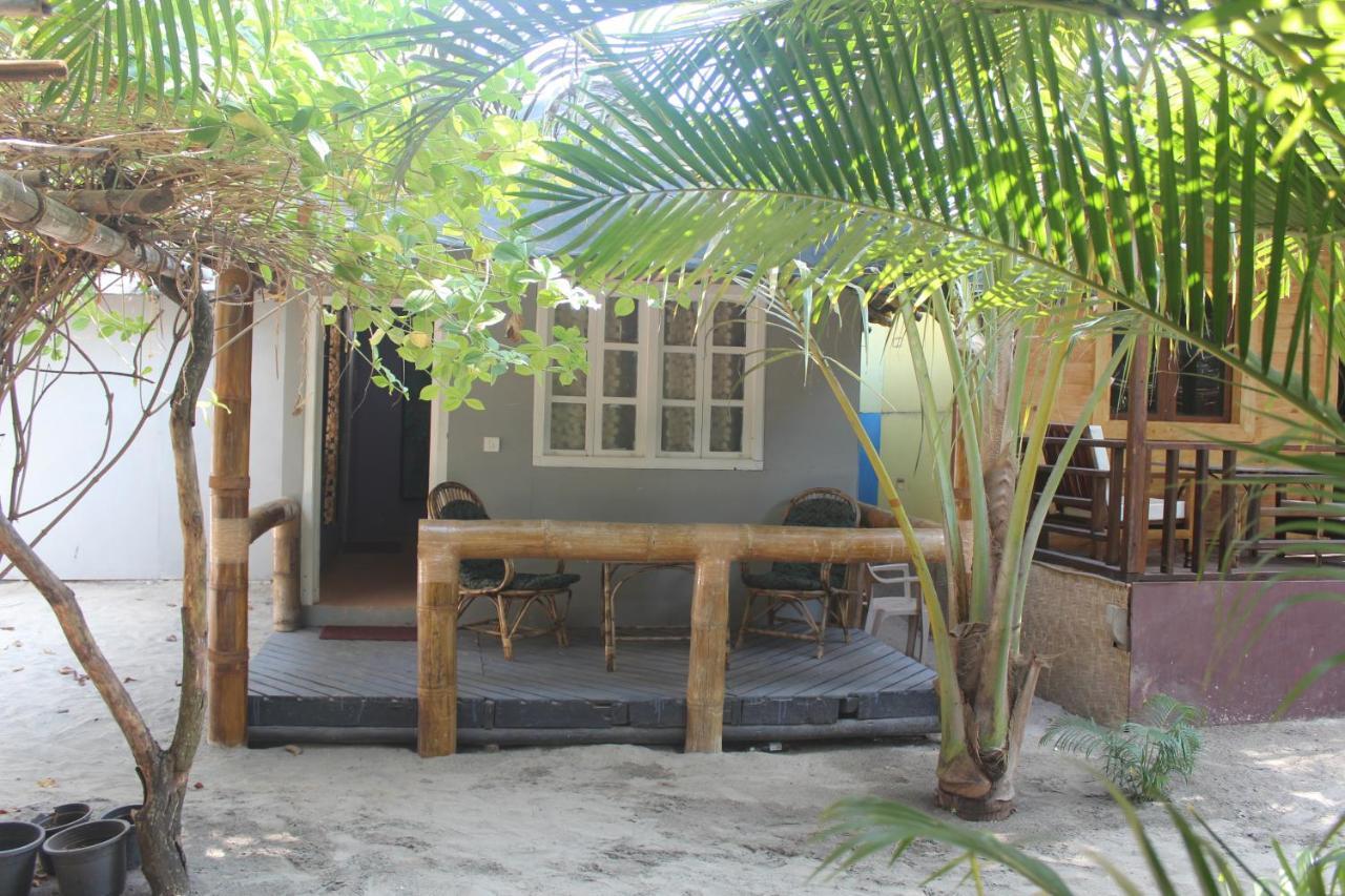 Sea Bird Beach Cafe & Cottages Morjim Eksteriør billede