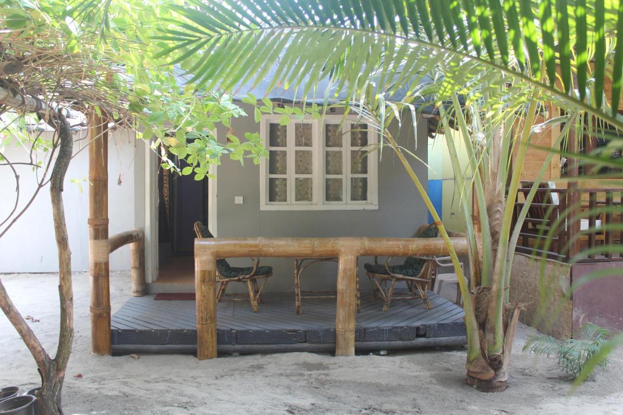 Sea Bird Beach Cafe & Cottages Morjim Eksteriør billede