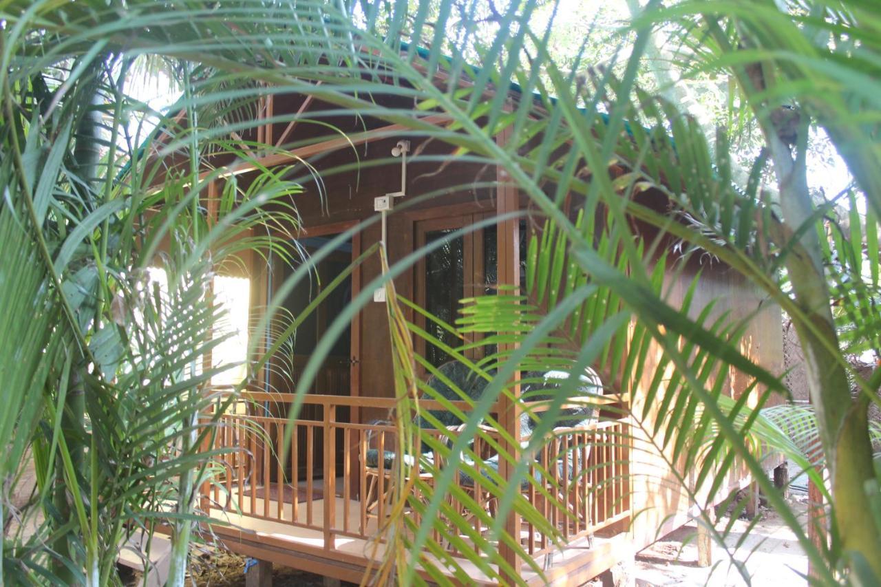 Sea Bird Beach Cafe & Cottages Morjim Eksteriør billede